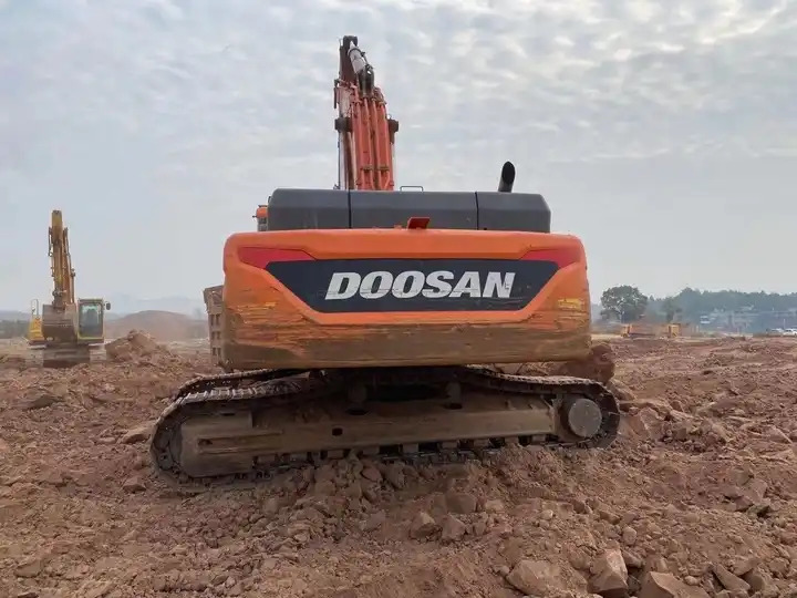 High Quality Second Hand Doosan Dx420 Excavator,Efficient,Energy-saving,And Suitable For Crushing Used Hand Excavators - Excavadora de cadenas: foto 2 High Quality Second Hand Doosan Dx420 Excavator,Efficient,Energy-saving,And Suitable For Crushing Used Hand Excavators - Excavadora de cadenas: foto 2
