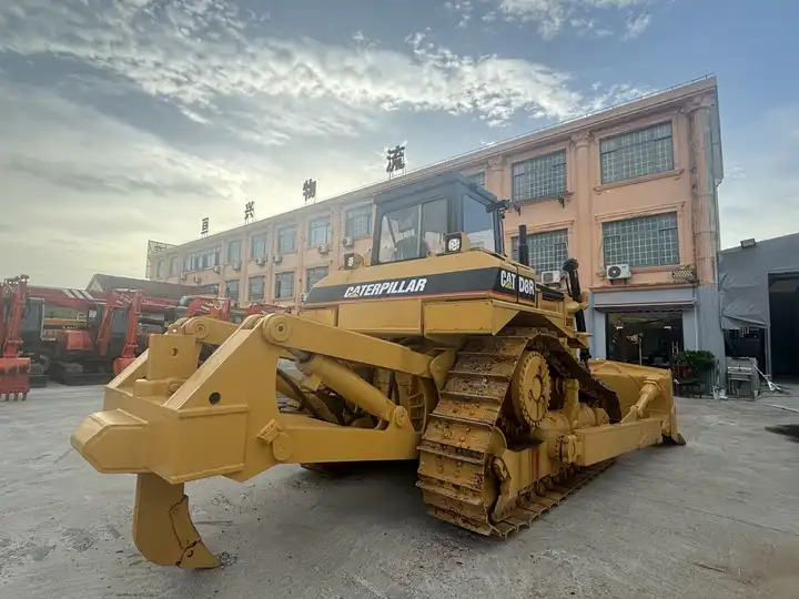 High Working Efficiency Used Bulldozer CatD8R Secondhand Caterpillar D8R Dozer on sale - Bulldozer: foto 2 High Working Efficiency Used Bulldozer CatD8R Secondhand Caterpillar D8R Dozer on sale - Bulldozer: foto 2