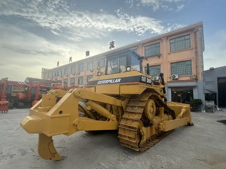 High Working Efficiency Used Bulldozer CatD8R Secondhand Caterpillar D8R Dozer on sale - Bulldozer: foto 3 High Working Efficiency Used Bulldozer CatD8R Secondhand Caterpillar D8R Dozer on sale - Bulldozer: foto 3