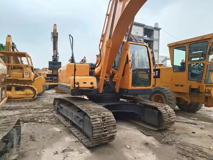 Hyundai 220LC-9s excavator Cheap Price Used large Excavator 22 Ton Hydraulic Digger Crawler in China - Excavadora de cadenas: foto 4 Hyundai 220LC-9s excavator Cheap Price Used large Excavator 22 Ton Hydraulic Digger Crawler in China - Excavadora de cadenas: foto 4