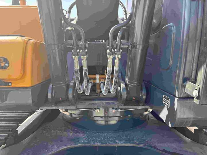 Excavadora Original Used Made in Korea  22ton Hyundai 220lc-9s 225lc-9t Excavator for Sale in Good Condition and Low Working Time: foto 6