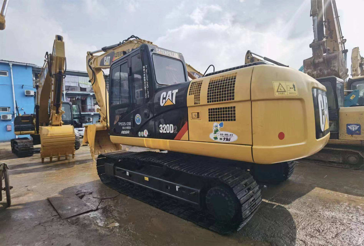 Used CAT 320 320B 320C 320D Excavator with bucket for excavator - Excavadora de cadenas: foto 3 Used CAT 320 320B 320C 320D Excavator with bucket for excavator - Excavadora de cadenas: foto 3
