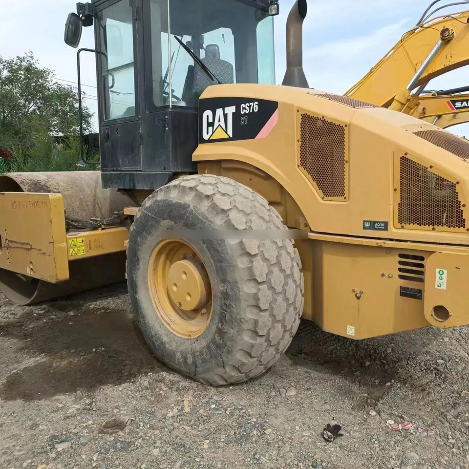 Used CAT CS76XT for sale Second hand caterpillar roller in good condition high brand quality, affordable and in stock - Compactador: foto 1 Used CAT CS76XT for sale Second hand caterpillar roller in good condition high brand quality, affordable and in stock - Compactador: foto 1