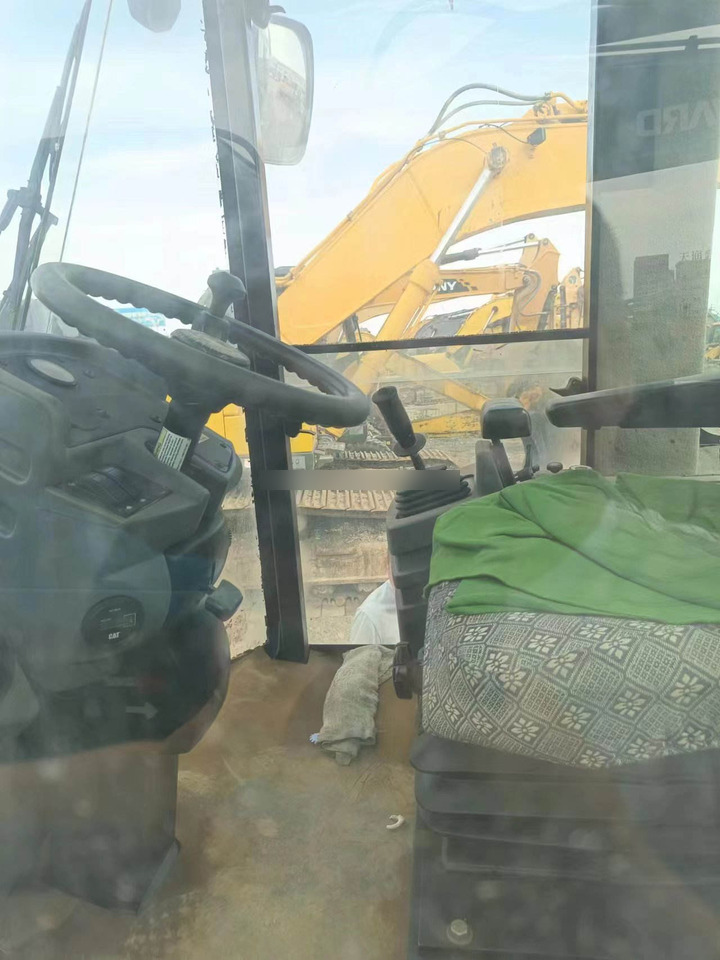 Used CAT CS76XT for sale Second hand caterpillar roller in good condition high brand quality, affordable and in stock - Compactador: foto 4 Used CAT CS76XT for sale Second hand caterpillar roller in good condition high brand quality, affordable and in stock - Compactador: foto 4