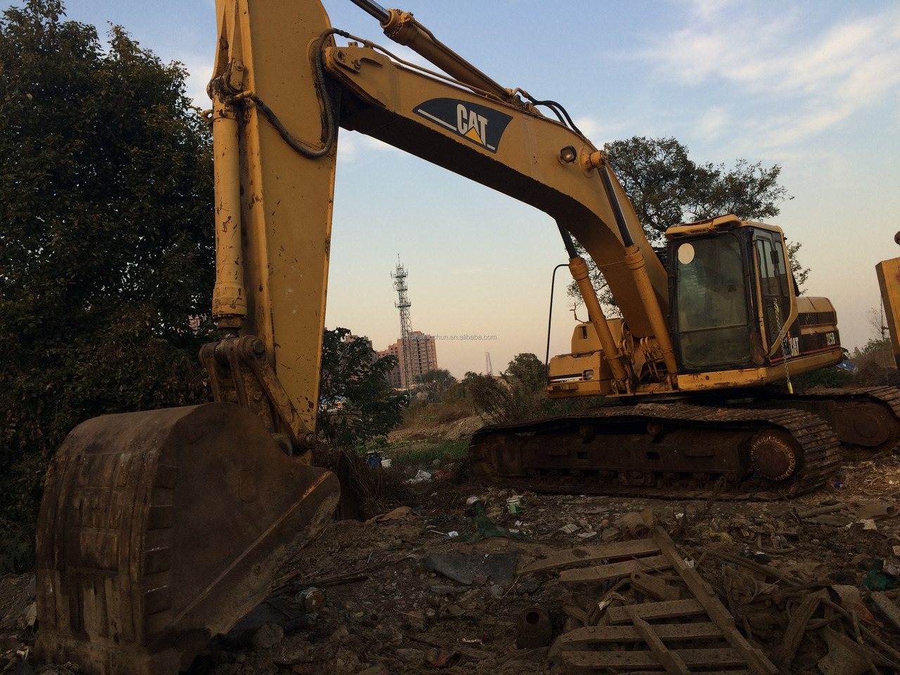 Used Caterpillar excavator CAT 325BL in good condition for sale - Excavadora de cadenas: foto 3 Used Caterpillar excavator CAT 325BL in good condition for sale - Excavadora de cadenas: foto 3