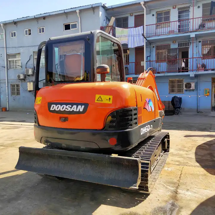 Used Doosan dh60-7 Excavator 100% Korea Used Mini Hydraulic Excavator Low Working Hours Low Price for sale - Excavadora de cadenas: foto 3 Used Doosan dh60-7 Excavator 100% Korea Used Mini Hydraulic Excavator Low Working Hours Low Price for sale - Excavadora de cadenas: foto 3