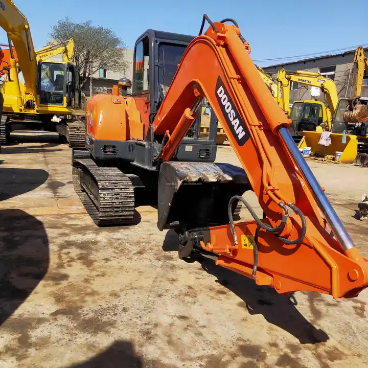 Used Doosan dh60-7 Excavator 100% Korea Used Mini Hydraulic Excavator Low Working Hours Low Price for sale - Excavadora de cadenas: foto 1 Used Doosan dh60-7 Excavator 100% Korea Used Mini Hydraulic Excavator Low Working Hours Low Price for sale - Excavadora de cadenas: foto 1