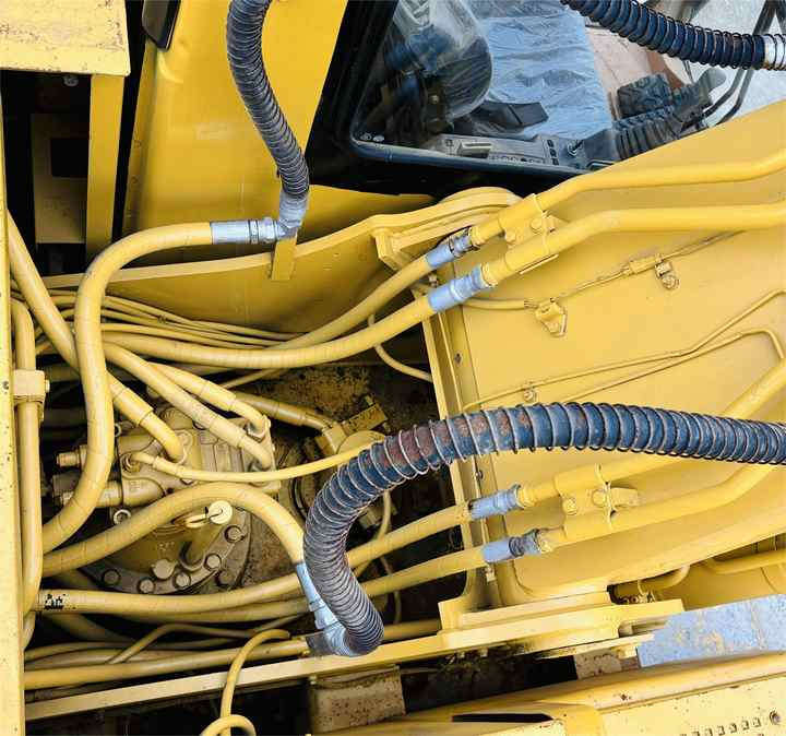 Used Excavator Cat 320bl Best Second Hand Excavator Caterpillar 320 320d 320b For Sale In Shanghai - Excavadora de cadenas: foto 4 Used Excavator Cat 320bl Best Second Hand Excavator Caterpillar 320 320d 320b For Sale In Shanghai - Excavadora de cadenas: foto 4