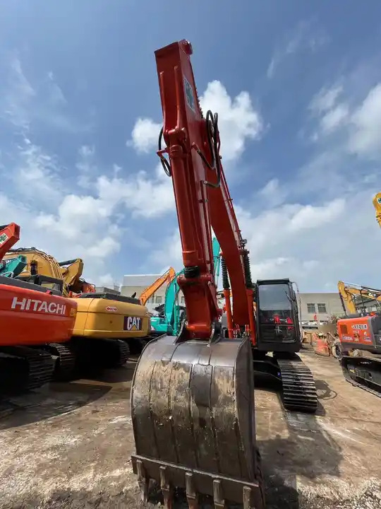 Used excavator Hitachi ZX120 Japanese second hand Excavadoras de segunda mano - Excavadora: foto 4 Used excavator Hitachi ZX120 Japanese second hand Excavadoras de segunda mano - Excavadora: foto 4