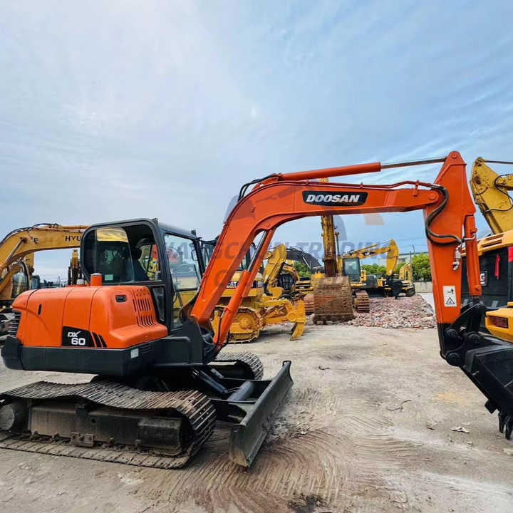 Used excavator doosan dx60  excavators earth-moving machinery doosan dx60 dx80 dx75 dx225 dh60 dh60-7for sale - Excavadora de cadenas: foto 1 Used excavator doosan dx60  excavators earth-moving machinery doosan dx60 dx80 dx75 dx225 dh60 dh60-7for sale - Excavadora de cadenas: foto 1