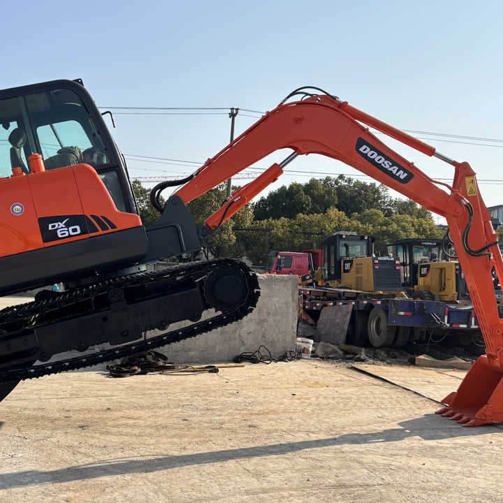 Used excavator doosan dx60 excavators machinery doosan dx60 dx80 dx75 dx225 Good Condition Low price - Excavadora de cadenas: foto 1 Used excavator doosan dx60 excavators machinery doosan dx60 dx80 dx75 dx225 Good Condition Low price - Excavadora de cadenas: foto 1