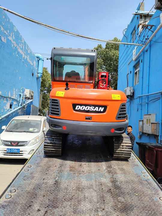 Used excavator doosan dx60 excavators machinery doosan dx60 dx80 dx75 dx225 Good Condition Low price - Excavadora de cadenas: foto 3 Used excavator doosan dx60 excavators machinery doosan dx60 dx80 dx75 dx225 Good Condition Low price - Excavadora de cadenas: foto 3