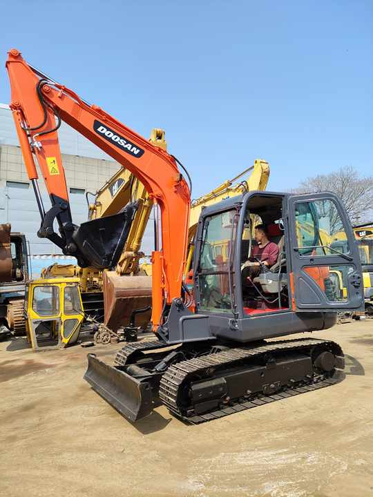 Used excavator doosan dx60  excavators machinery doosan dx60 dx80 dx75 dx225 dh60 dh60-7 excavator - Excavadora de cadenas: foto 3 Used excavator doosan dx60  excavators machinery doosan dx60 dx80 dx75 dx225 dh60 dh60-7 excavator - Excavadora de cadenas: foto 3