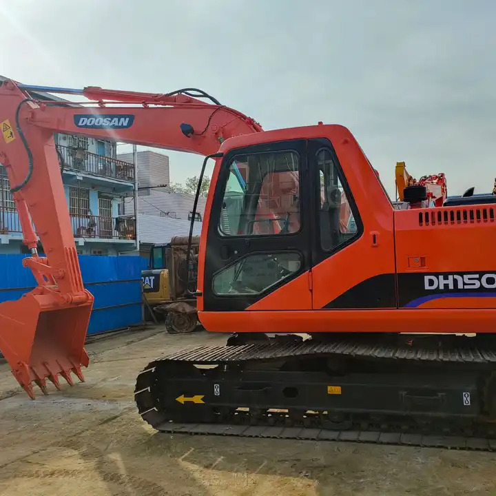 Well-maintained Cheap Price Korea Original Used Doosan Dh150,Dh150lc-7 Crawler Excavator in Shanghai - Excavadora de cadenas: foto 1 Well-maintained Cheap Price Korea Original Used Doosan Dh150,Dh150lc-7 Crawler Excavator in Shanghai - Excavadora de cadenas: foto 1