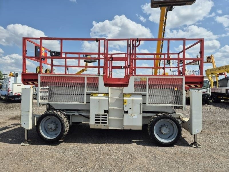 Genie GS3390 - 12,06 m - 4x4 - diesel - Plataforma de tijeras: foto 4 Genie GS3390 - 12,06 m - 4x4 - diesel - Plataforma de tijeras: foto 4