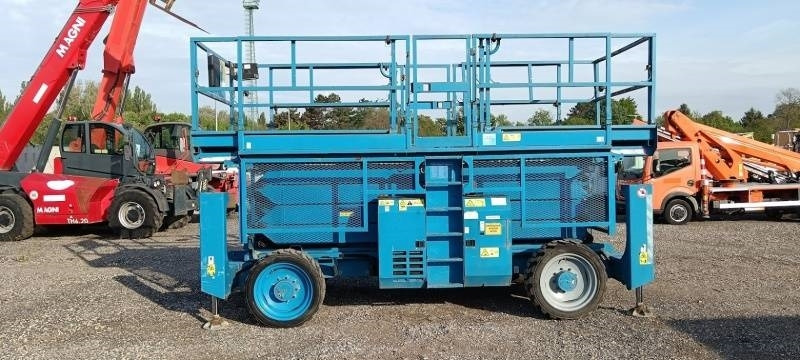 Genie GS4390 - 15,11m, diesel, 4x4 - Plataforma de tijeras: foto 4 Genie GS4390 - 15,11m, diesel, 4x4 - Plataforma de tijeras: foto 4