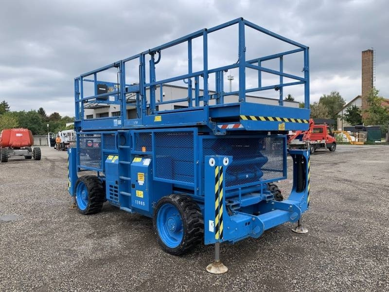 Genie GS4390 - 15,11m, diesel, 4x4 - Plataforma de tijeras: foto 1 Genie GS4390 - 15,11m, diesel, 4x4 - Plataforma de tijeras: foto 1