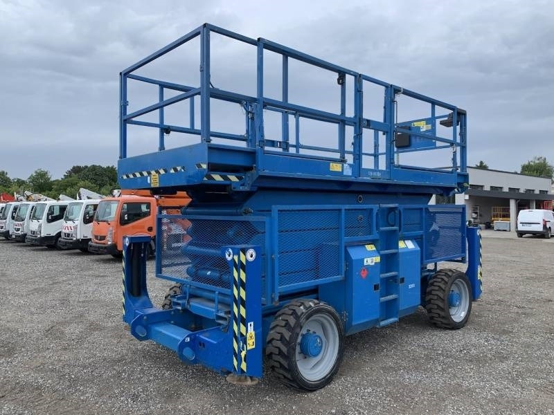 Genie GS5390 - 18m - 4x4 - Diesel - Plataforma de tijeras: foto 2 Genie GS5390 - 18m - 4x4 - Diesel - Plataforma de tijeras: foto 2