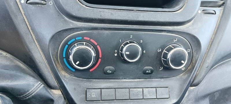 Camión volquete Iveco 35C13 - Tipper: foto 11 Camión volquete Iveco 35C13 - Tipper: foto 11