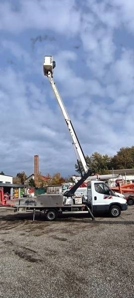 Camión con plataforma elevadora Iveco Daily Klubb KT48 - 16m, 200kg: foto 9