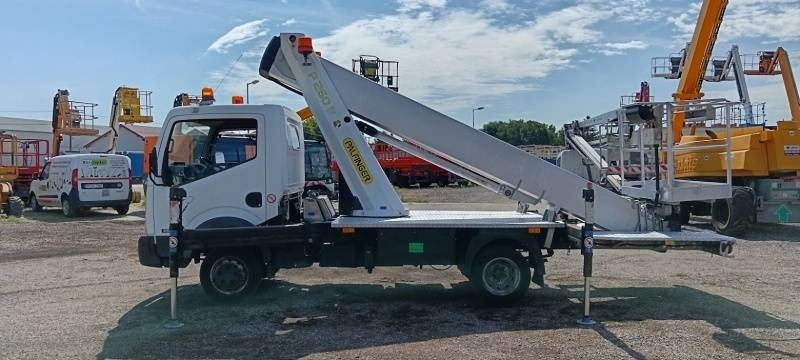 Nissan Cabstar Palfinger P260B - 25,6 m - 230 kg - Camión con plataforma elevadora: foto 5 Nissan Cabstar Palfinger P260B - 25,6 m - 230 kg - Camión con plataforma elevadora: foto 5