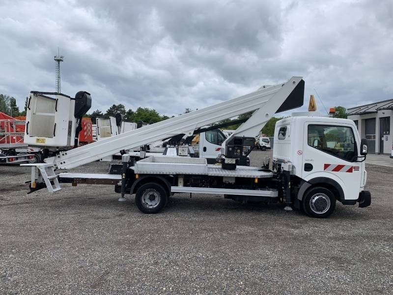 Renault Maxity ISOLI VT60NE - 20m, 250kg - Camión con plataforma elevadora: foto 4 Renault Maxity ISOLI VT60NE - 20m, 250kg - Camión con plataforma elevadora: foto 4