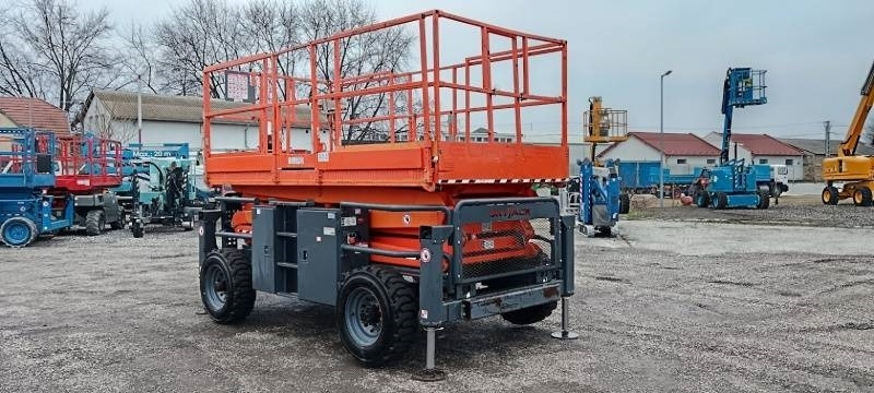 SkyJack SJ8831 - 11,27 m - 4x4 - Plataforma de tijeras: foto 1 SkyJack SJ8831 - 11,27 m - 4x4 - Plataforma de tijeras: foto 1