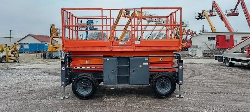 SkyJack SJ8831 - 11,27 m - 4x4 - Plataforma de tijeras: foto 4 SkyJack SJ8831 - 11,27 m - 4x4 - Plataforma de tijeras: foto 4