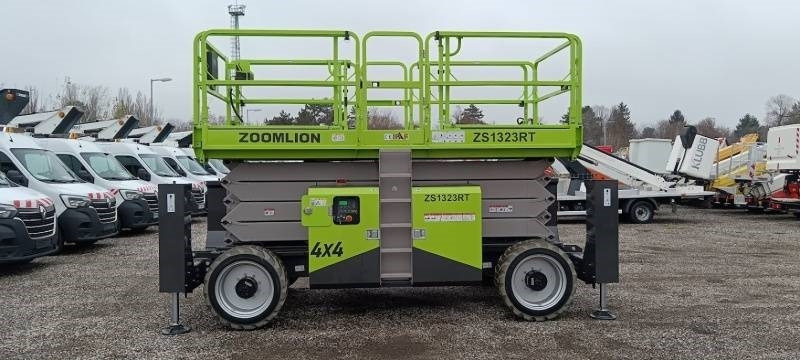 Zoomlion ZS1323RT - 15m, 4x4, diesel - Plataforma de tijeras: foto 4 Zoomlion ZS1323RT - 15m, 4x4, diesel - Plataforma de tijeras: foto 4