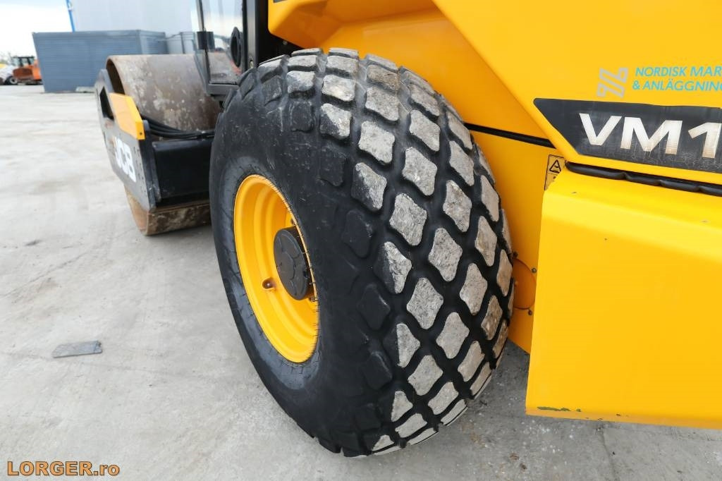 Compactador JCB VM 117: foto 12