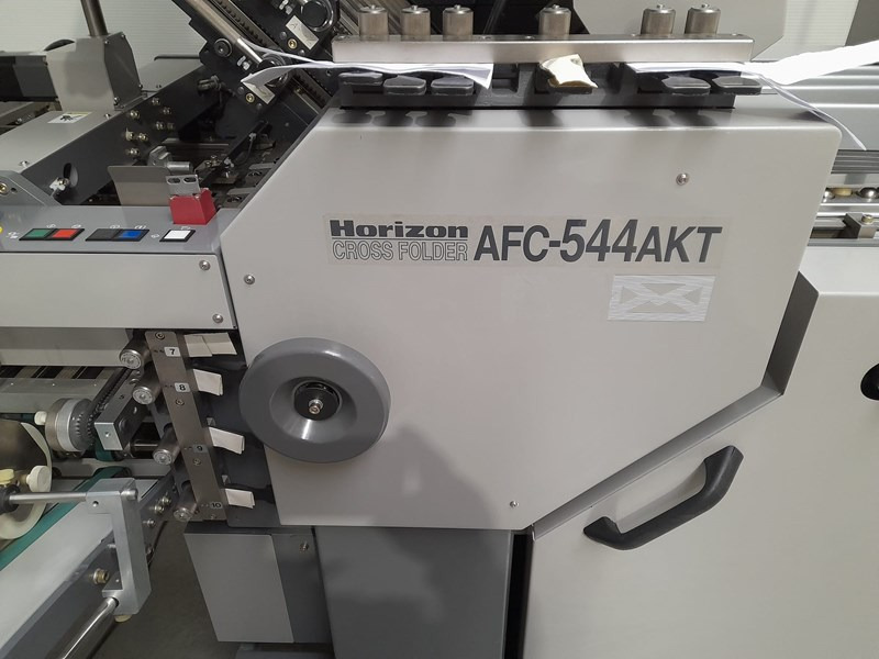 Horizon AFC-544 AKT | folder | 4 + knife + 2 | 2001 | 25 mio - Plegadora de papel: foto 2 Horizon AFC-544 AKT | folder | 4 + knife + 2 | 2001 | 25 mio - Plegadora de papel: foto 2