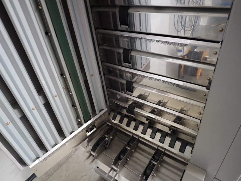 Horizon VAC-100 m | collator | 10 stations - Máquina de impresión: foto 3 Horizon VAC-100 m | collator | 10 stations - Máquina de impresión: foto 3