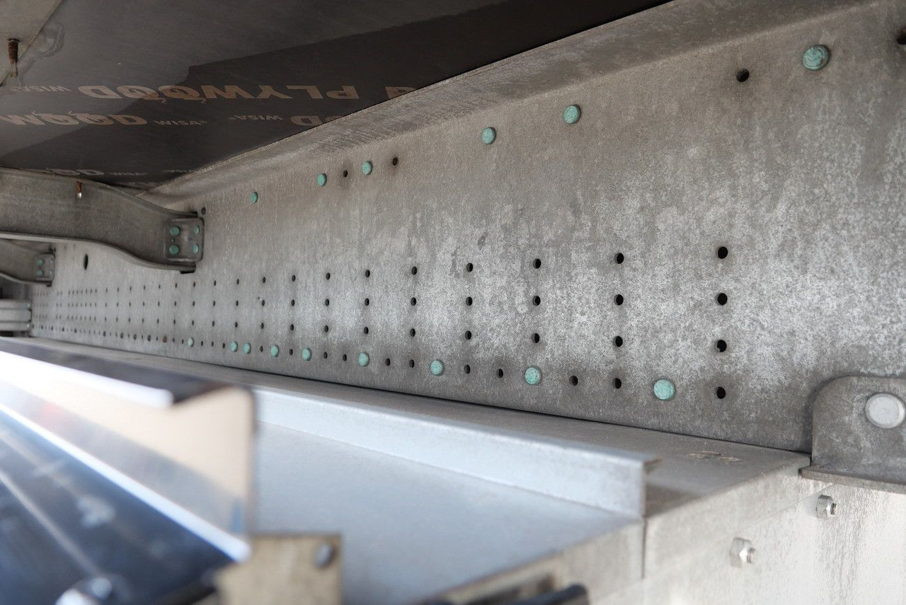 Semirremolque caja cerrada Schmitz Cargobull SKO 24/DOPPELSTOCK / 2,70/ 2 x LIFT nur 48000 km: foto 22 Semirremolque caja cerrada Schmitz Cargobull SKO 24/DOPPELSTOCK / 2,70/ 2 x LIFT nur 48000 km: foto 22