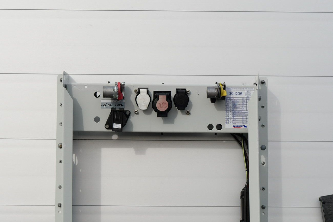 Semirremolque caja cerrada Schmitz Cargobull SKO 24/DOPPELSTOCK / 2,70/ 2 x LIFT nur 48000 km: foto 9 Semirremolque caja cerrada Schmitz Cargobull SKO 24/DOPPELSTOCK / 2,70/ 2 x LIFT nur 48000 km: foto 9