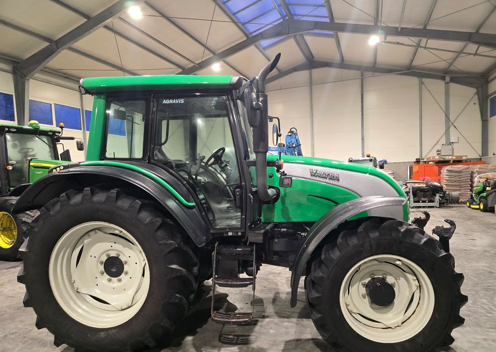 Valtra N 141 - Tractor: foto 4 Valtra N 141 - Tractor: foto 4