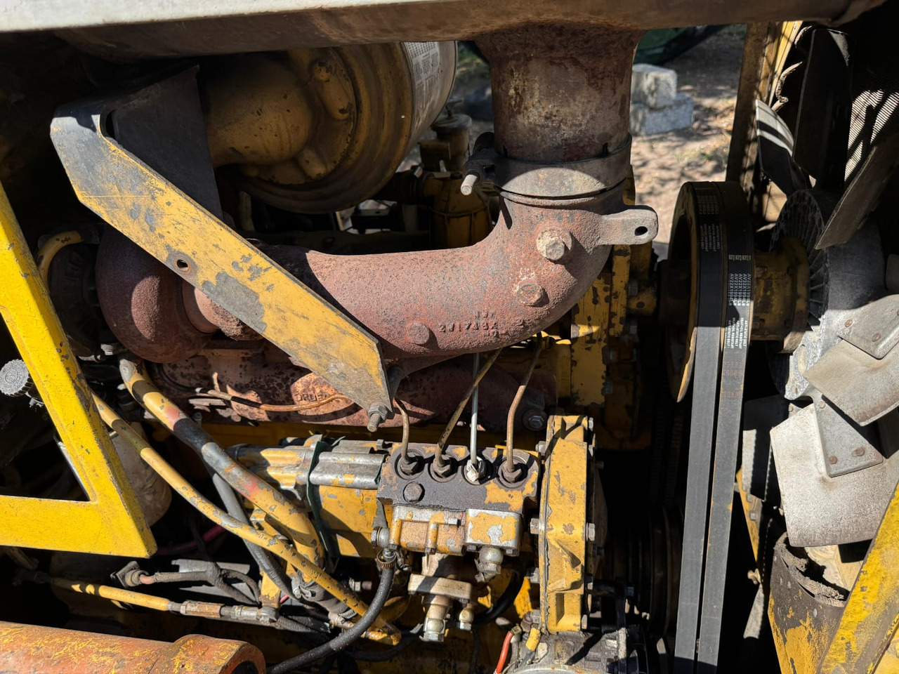 Bulldozer CATERPILLAR D4H LGP: foto 10