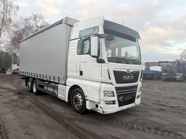 MAN TGX 26.460 FG 6x2 Motorschaden - Camión lona: foto 3 MAN TGX 26.460 FG 6x2 Motorschaden - Camión lona: foto 3