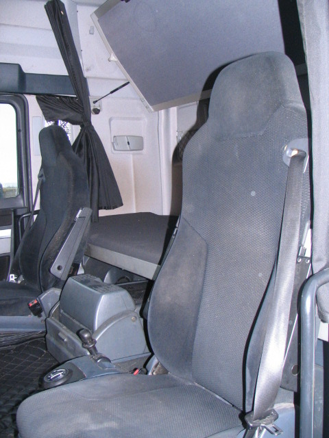 Cabeza tractora MAN TGX 18.480 / LOW DECK / ENGINE DAMAGE.: foto 8 Cabeza tractora MAN TGX 18.480 / LOW DECK / ENGINE DAMAGE.: foto 8