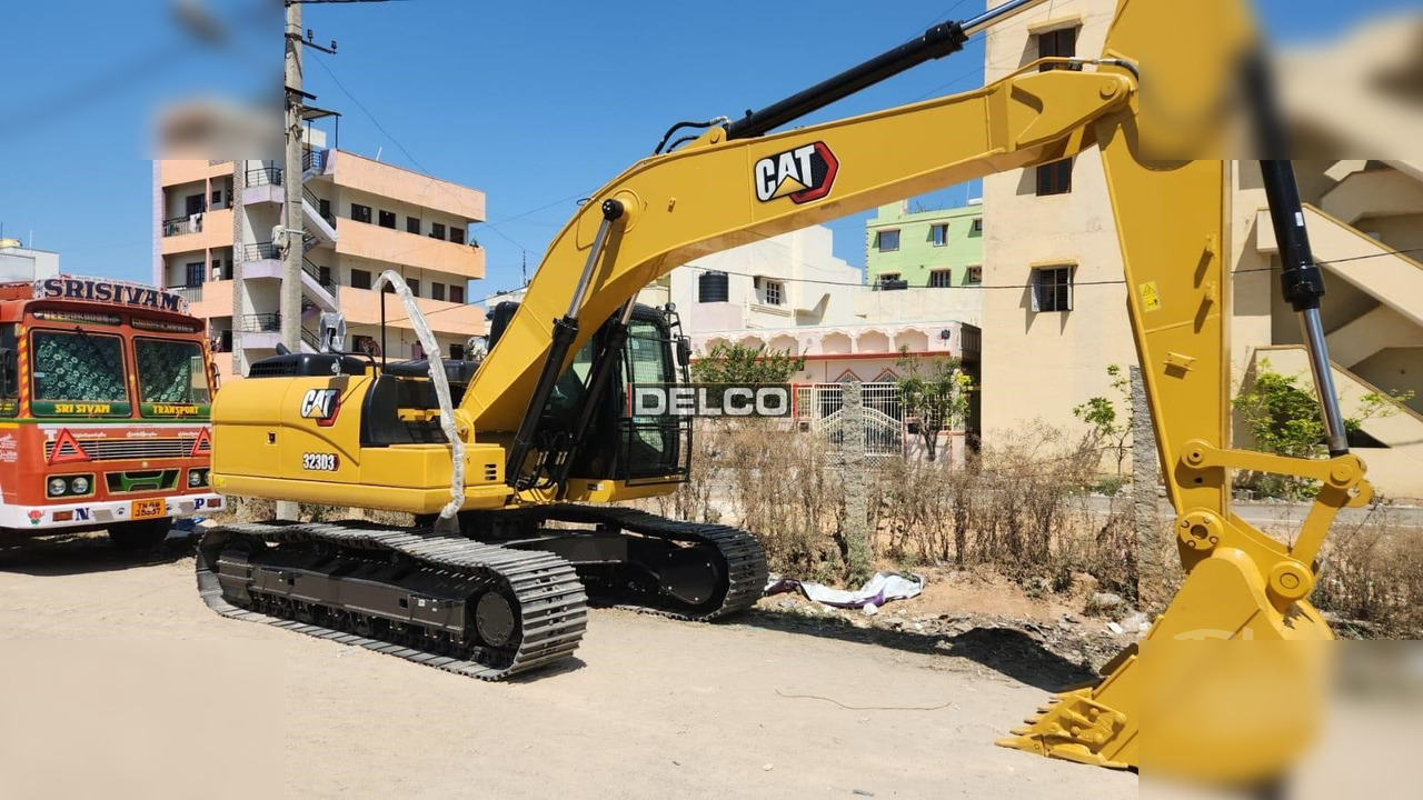 CATERPILLAR 323D3 - Excavadora de cadenas: foto 1 CATERPILLAR 323D3 - Excavadora de cadenas: foto 1