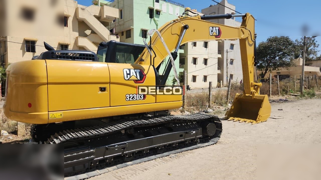 CATERPILLAR 323D3 - Excavadora de cadenas: foto 4 CATERPILLAR 323D3 - Excavadora de cadenas: foto 4