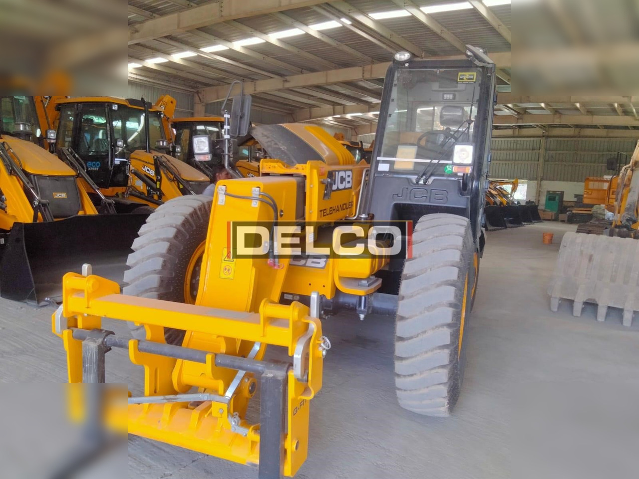 JCB 540-70 - Manipulador telescópico: foto 1 JCB 540-70 - Manipulador telescópico: foto 1
