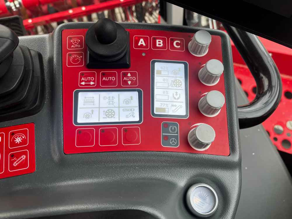 Grimme REXOR 6300 Platinum - Cosechadoras de remolacha: foto 3 Grimme REXOR 6300 Platinum - Cosechadoras de remolacha: foto 3