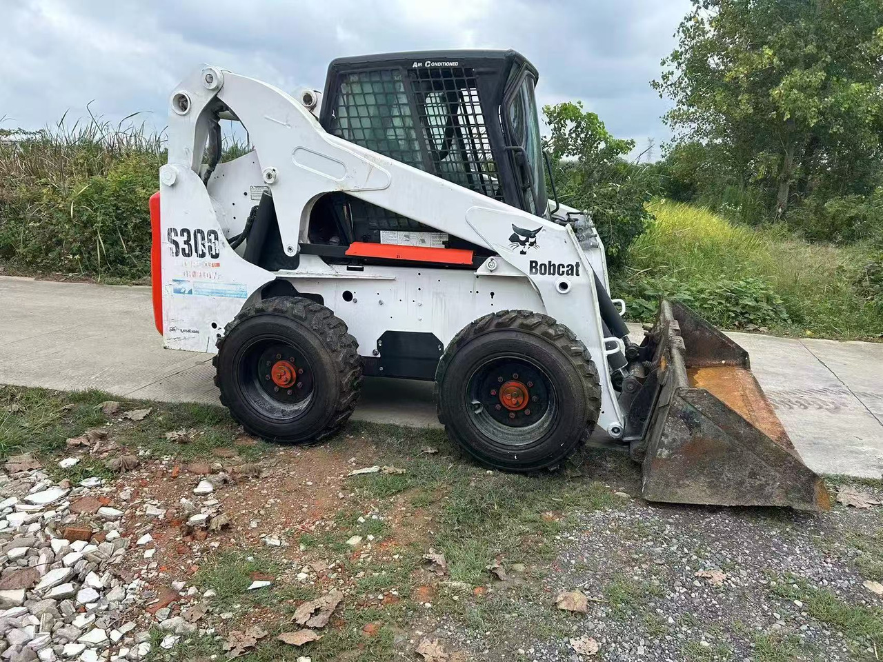 Bobcat S300 - Minicargadora: foto 1 Bobcat S300 - Minicargadora: foto 1