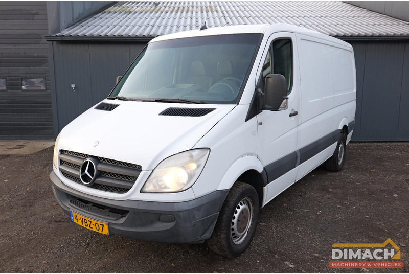 Mercedes-Benz 906 KA 35 Sprinter 313 - Euro 4 - L2H2 - trekhaak - airco - NL auto - Furgón: foto 1 Mercedes-Benz 906 KA 35 Sprinter 313 - Euro 4 - L2H2 - trekhaak - airco - NL auto - Furgón: foto 1