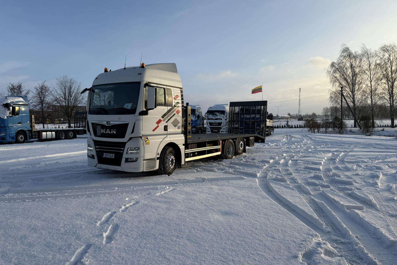 MAN TGX 26.420 - Camión portavehículos: foto 1 MAN TGX 26.420 - Camión portavehículos: foto 1