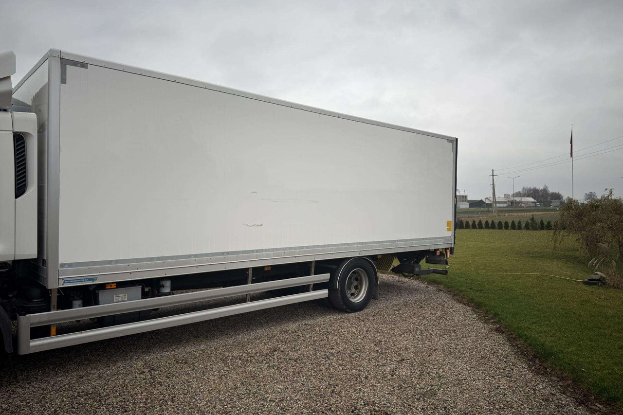 Volvo Kėbulas - Camión caja cerrada: foto 1 Volvo Kėbulas - Camión caja cerrada: foto 1