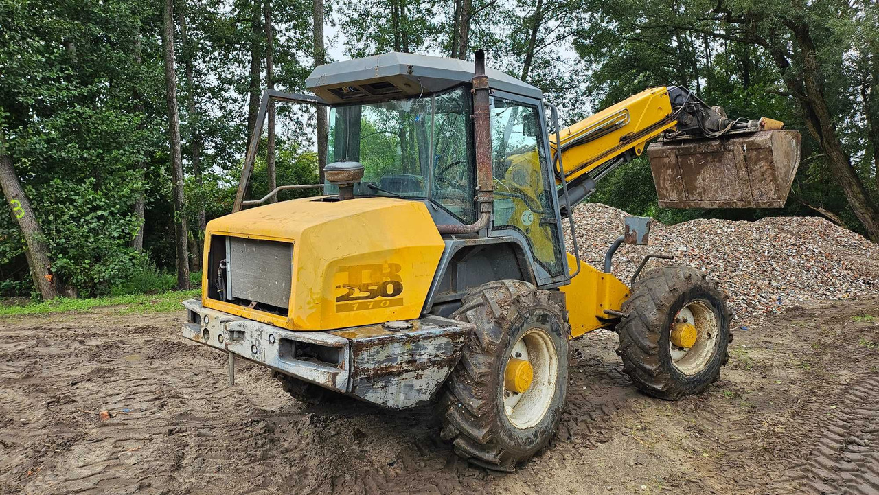 Ładowarka teleskopowa MATBRO TR250-110 Powershift jcb - Cargadora de ruedas telescópica: foto 2 Ładowarka teleskopowa MATBRO TR250-110 Powershift jcb - Cargadora de ruedas telescópica: foto 2