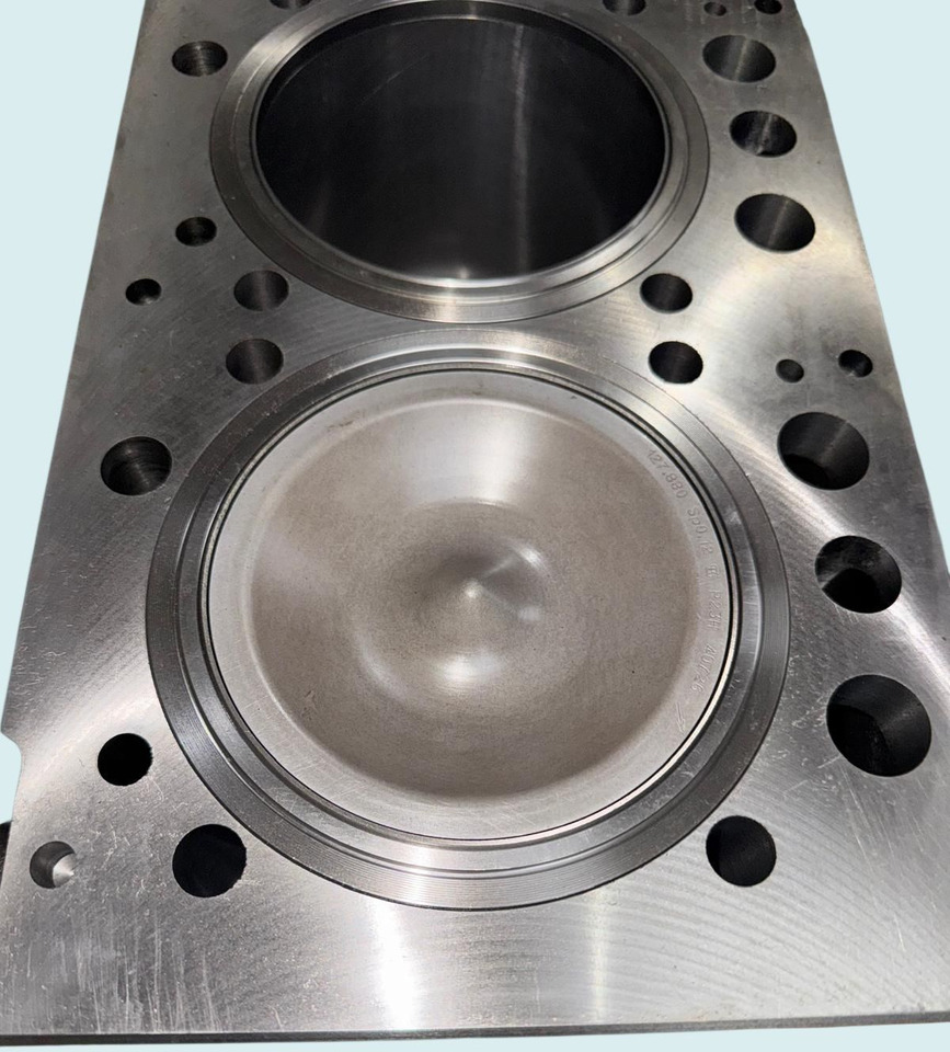 Błok do Mercedes 460 BF fabrycznie nowy - Motor: foto 2 Błok do Mercedes 460 BF fabrycznie nowy - Motor: foto 2