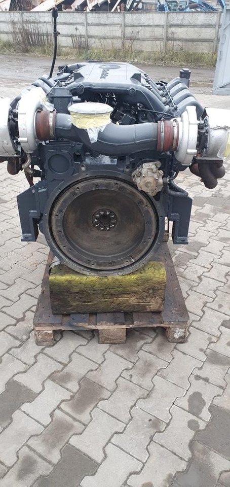 LIEBHERR om502 mp3 euro5 V8 - Motor para Maquinaria de construcción: foto 1 LIEBHERR om502 mp3 euro5 V8 - Motor para Maquinaria de construcción: foto 1