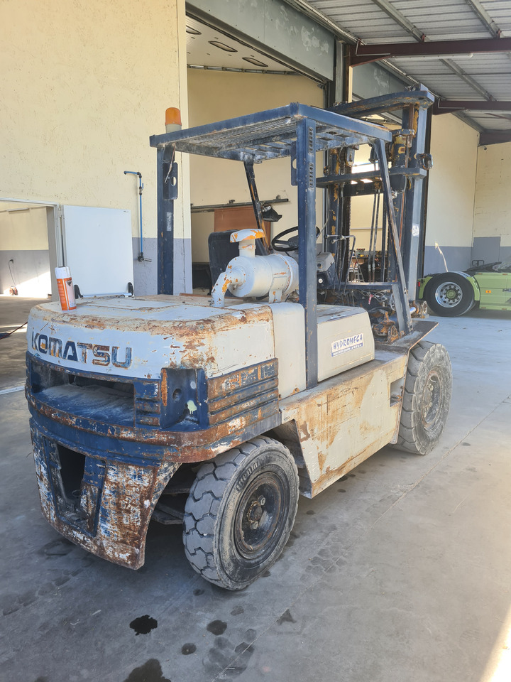 KOMATSU FD40-4 - Equipo de manutención: foto 2 KOMATSU FD40-4 - Equipo de manutención: foto 2